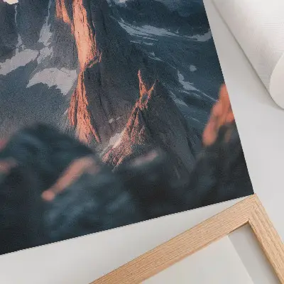 Foto su tela montagne nella luce del tramonto con tonalità pastello