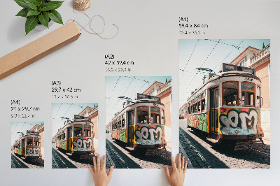 Foto su tela Graffiti sui tram, architettura urbana di strada