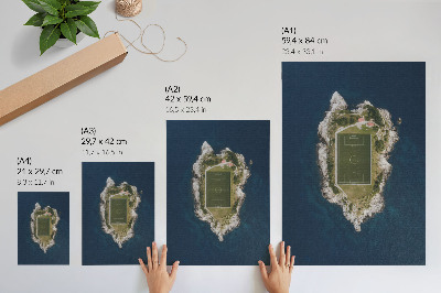 Poster Un campo da golf su un'isola circondata da un mare turchese.