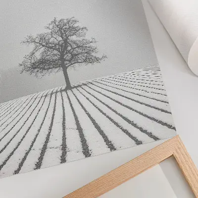 Poster albero nella neve con paesaggio invernale in stile minimalista