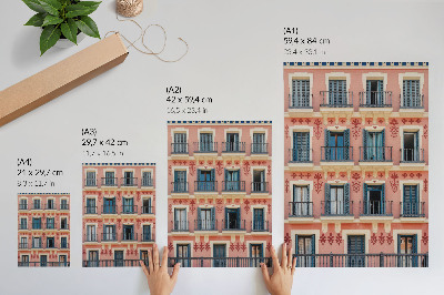 Poster Facciata simmetrica con persiane blu navy e decorazioni floreali.