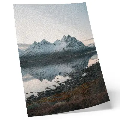 Foto su tela vista sulle montagne con riflesso in acqua calma
