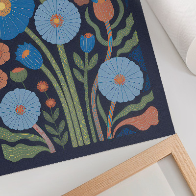 Stampa su tela Fiori blu, dettagli arancioni, sfondo blu scuro