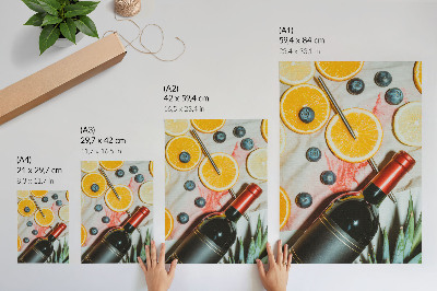 Foto su tela Frutta colorata e vino rosso su sfondo chiaro