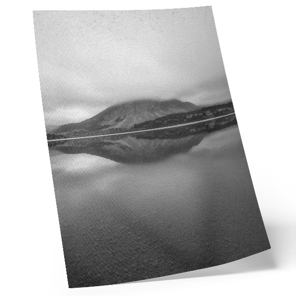 Stampa su tela Tonalità di grigio, montagne, riflesso del lago, armonia