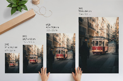 Poster Un tram tra gli edifici storici della città.