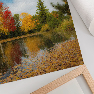 Poster Alberi colorati in riva al lago, atmosfera autunnale