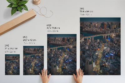 Poster L'eleganza notturna della città, fatta di luci e riflessi.