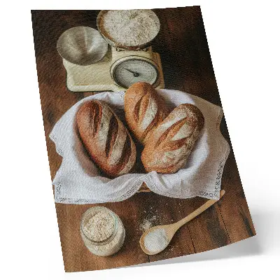 Stampa su tela con cesto del pane, scala, farina e superficie in legno