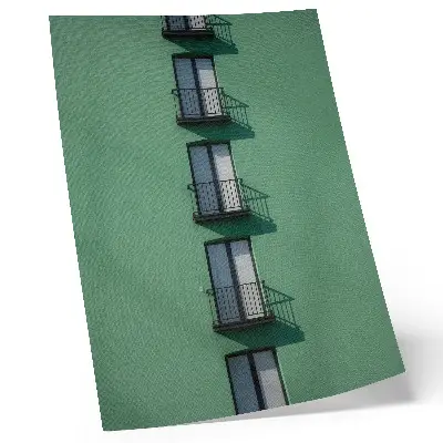 Foto su tela finestre di facciata verde con balconi e ombre in stile moderno