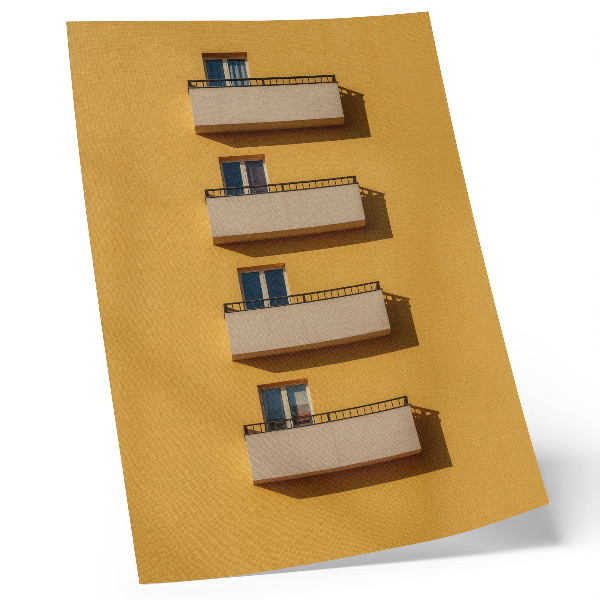 Poster Facciata gialla, quattro balconi, composizione minimalista