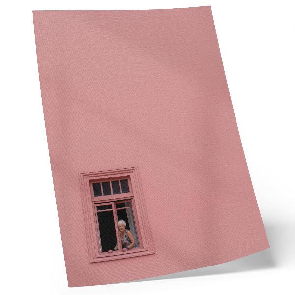 Foto su tela Muro rosa con una figura alla finestra