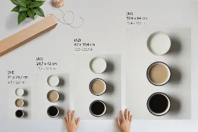 Poster tre bevande diverse in una disposizione minimalista
