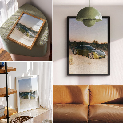 Poster Auto sportiva verde al tramonto nel deserto