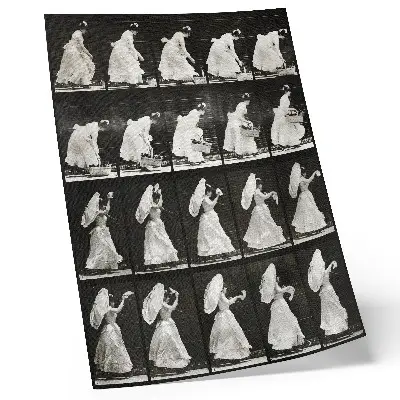 Stampa su tela Donna che solleva un cesto e agita un fazzoletto del 1887 di Eadweard Muybridge