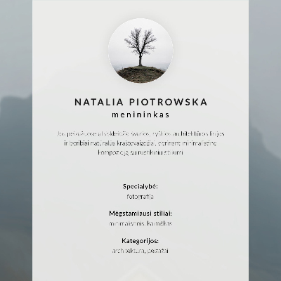 Poster murale di alta qualità Una casa invernale minimalista sullo sfondo della neve.