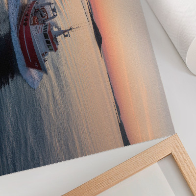 Poster dai colori saturi Tramonto sul mare calmo, movimento della barca