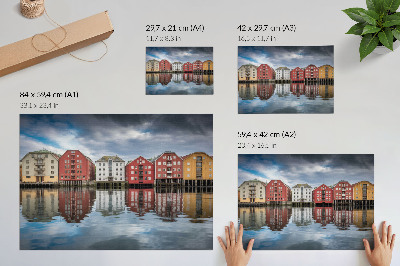 Stampa su tela moderna Edifici colorati in riva all'acqua: una composizione armoniosa