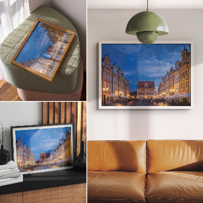 Poster dai colori saturi Case storiche illuminate di sera con luci colorate