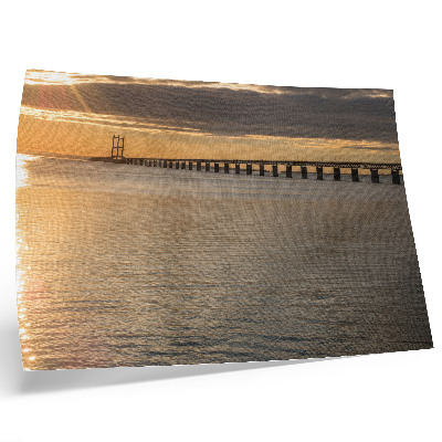 Poster Un ponte all'orizzonte illuminato dal sole