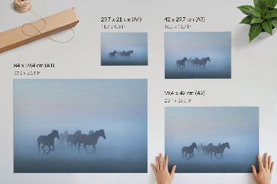 Poster murale di alta qualità Cavalli nella nebbia, una composizione rilassante e piena di pace