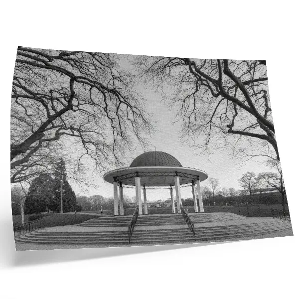 Stampa su tela moderna con gazebo simmetrico e tende in bianco e nero