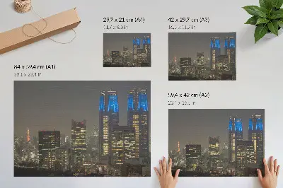 Stampa su tela moderna raffigurante grattacieli illuminati di una città notturna con edifici moderni