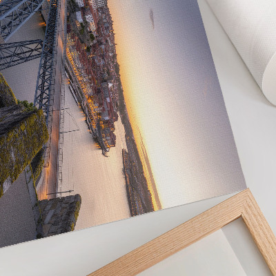 Poster Il ponte sullo sfondo del sole al tramonto e della città