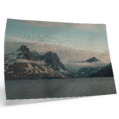 Poster murale di alta qualità Montagne monumentali all'ombra della pace e delle nuvole