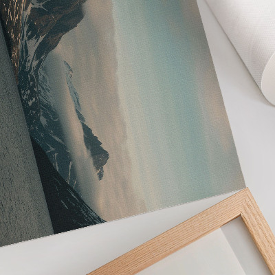 Poster murale di alta qualità Montagne monumentali all'ombra della pace e delle nuvole