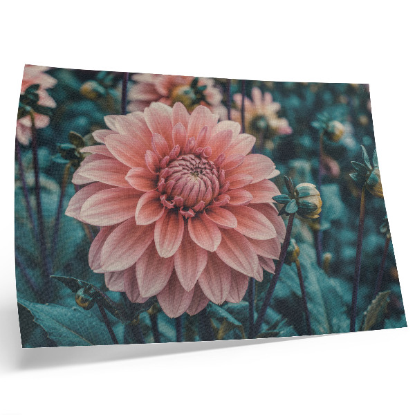Poster dai colori saturi Composizione moderna con dalie rosa e foglie verdi.