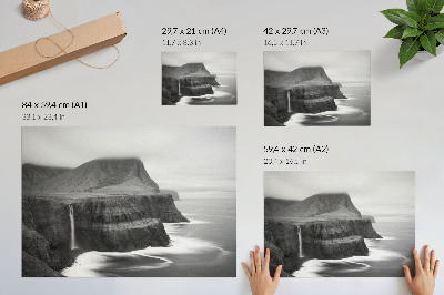 Poster murale di alta qualità Un paesaggio tranquillo con una cascata e montagne.