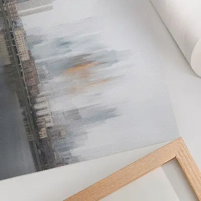 Poster dai colori saturi città nebbiosa con riflessi pastello dallo stile moderno