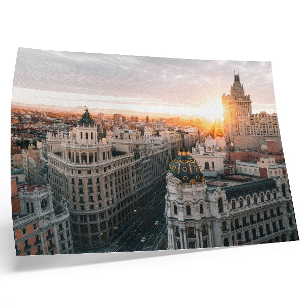 Poster Una città notturna dall'architettura maestosa