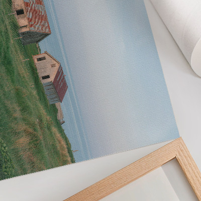 Poster Edifici rustici, prati verdi, mare