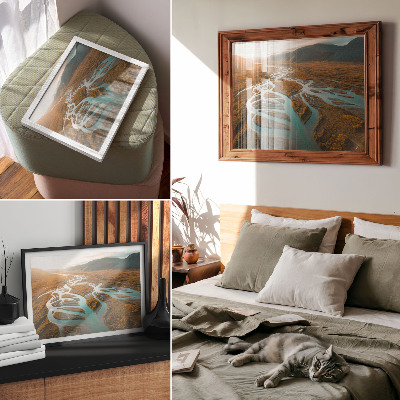 Poster Fiume maestoso, colline dorate, acqua turchese