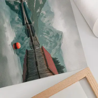 Poster lago di montagna con riflessi, barche in legno e atmosfera di pace