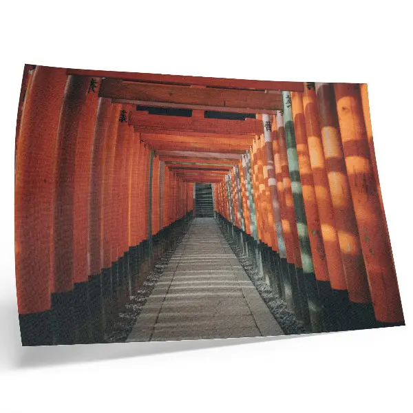 Poster murale di alta qualità con simmetria delle colonne in un tunnel arancione profondo