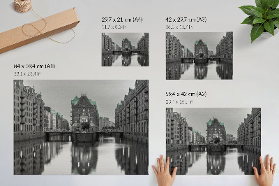 Poster murale di alta qualità Canale con edifici industriali, riflessi nell'acqua