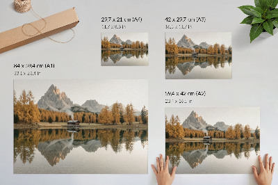 Poster Montagne, riflesso, casetta, alberi dorati, lago tranquillo