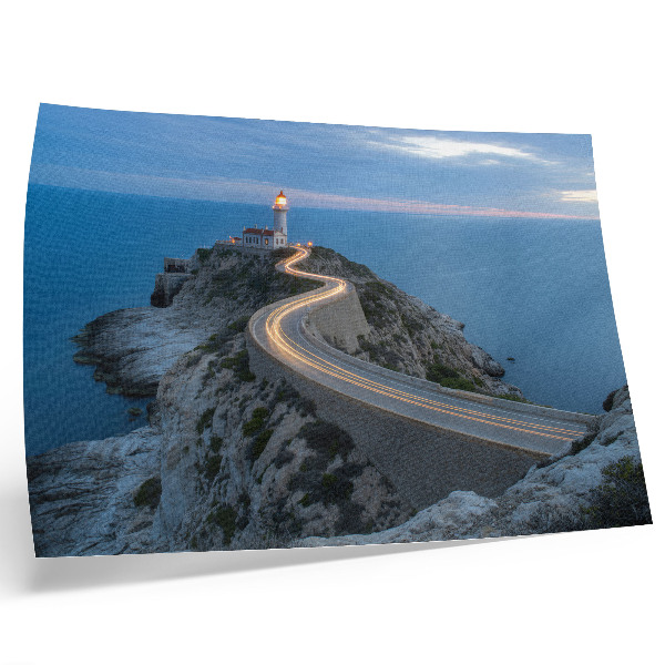 Poster murale di alta qualità Un paesaggio pittoresco con una lanterna e una strada tortuosa di notte