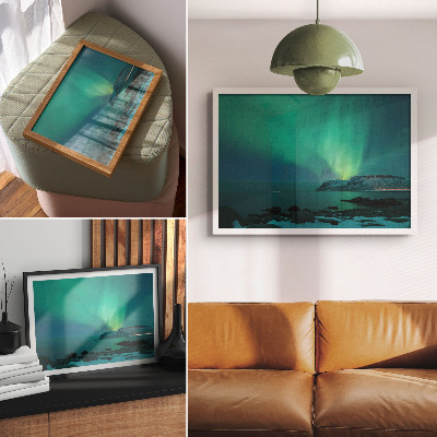 Poster dai colori saturi Aurora verde, luci scintillanti, superficie calma