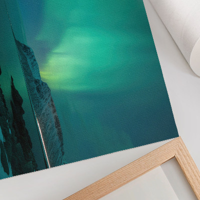 Poster dai colori saturi Aurora verde, luci scintillanti, superficie calma