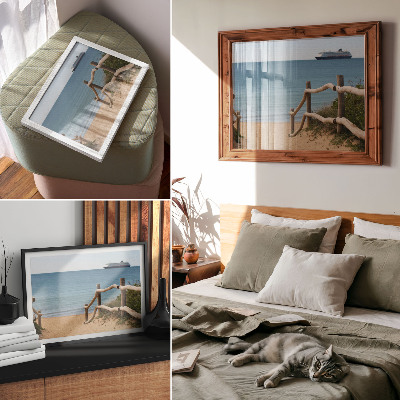 Poster dai colori saturi Spiaggia nave mare ringhiere di legno sabbia