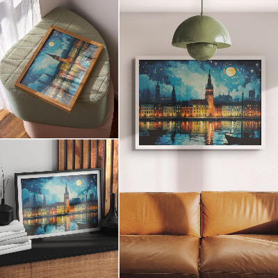 Poster dai colori saturi Riflessi notturni della città, bagliore delle lampade sull'acqua