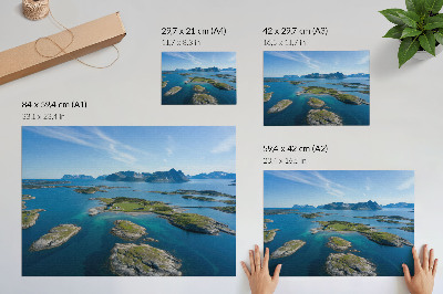 Poster murale di alta qualità Isole con montagne, cielo azzurro, vegetazione verde
