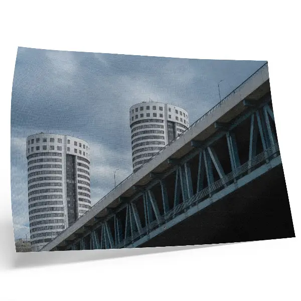 Stampa su tela moderna ponte e grattacieli con simmetria ed eleganza