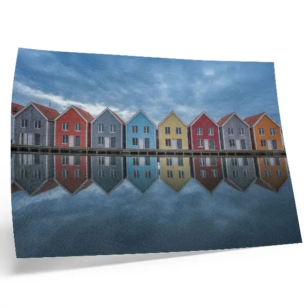 Poster murale di alta qualità con case colorate in stile moderno e simmetrico