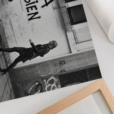 Stampa su tela moderna scena urbana con graffiti in contrasto bianco e nero