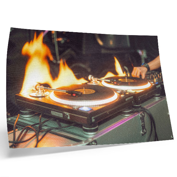 Poster Un mix energico di fiamme ed elettronica